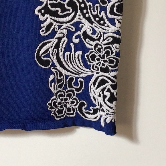 BCBGMaxAzria Size Large Blue + White Knit Ellena Dress - Picture 8 of 11